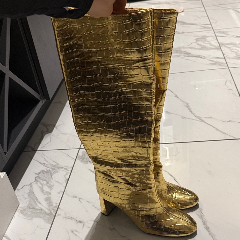 Zara Shiny Gold Croc-Patterned Heeled Boots